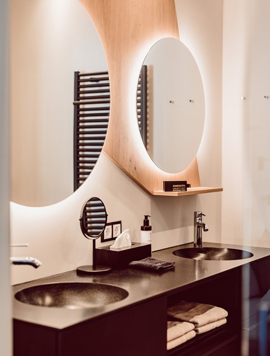 Badezimmerspiegel im Luxus-Apartment im Aparthotel JoAnn in Kleinarl