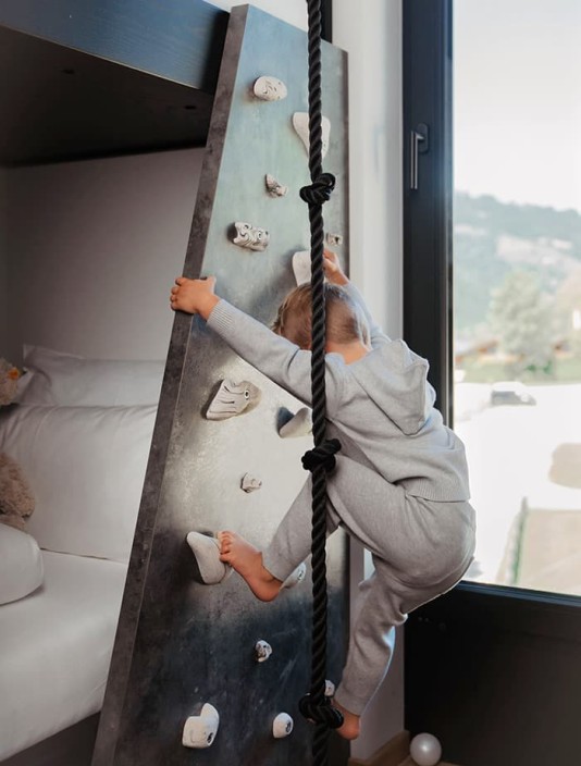 Kletterwand auf dem Stockbett
