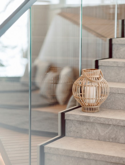 Harmonische Einrichtung