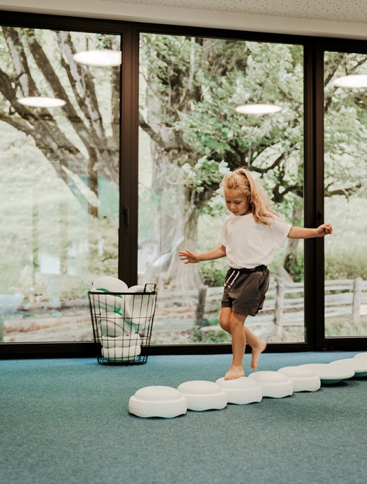 Balancieren im Spielzimmer