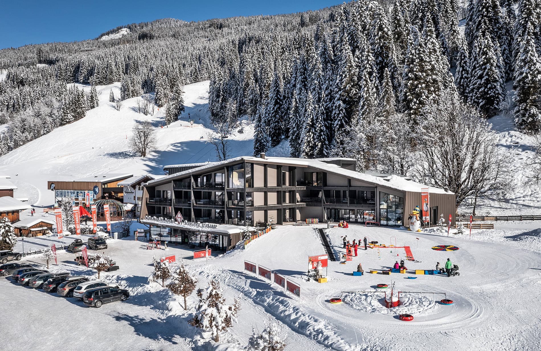 Skiurlaub in Österreich im Aparthotel JoAnn direkt an der Piste in Kleinarl