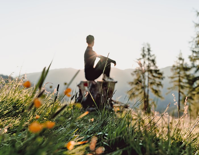 Blick auf die herrliche Bergwelt vom Infinitypool