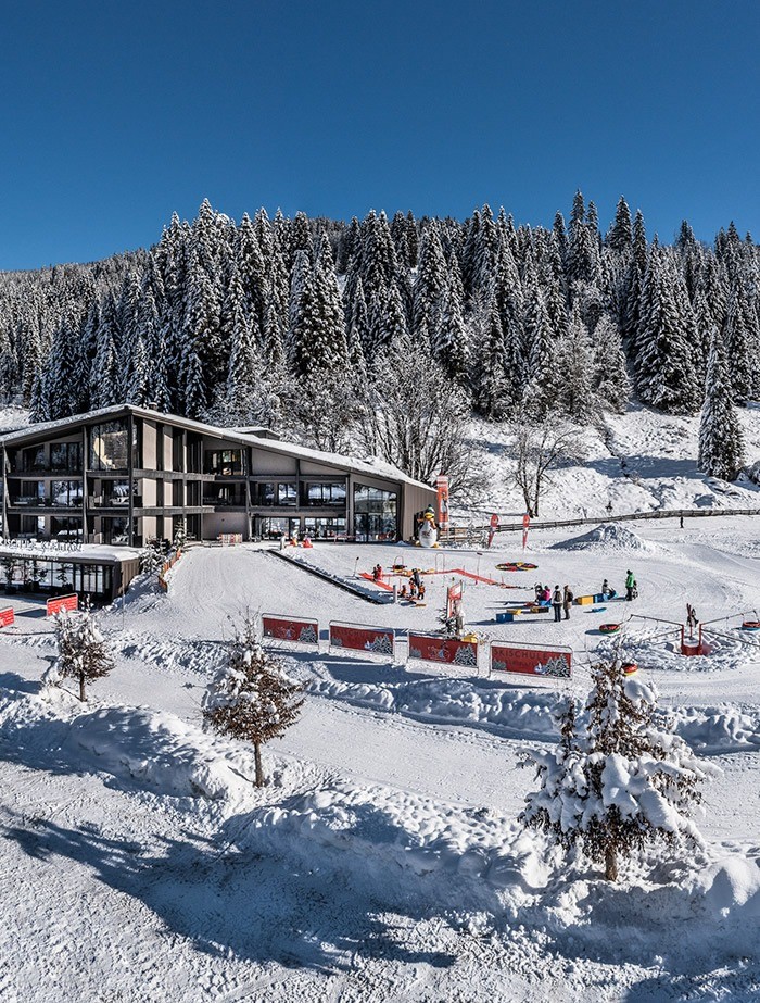 Skiwiese, Skikindergarten, Skischule und Kinderskischule direkt neben dem Aparthotel in Kleinarl